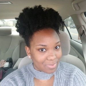 Meet your Posher, Monique